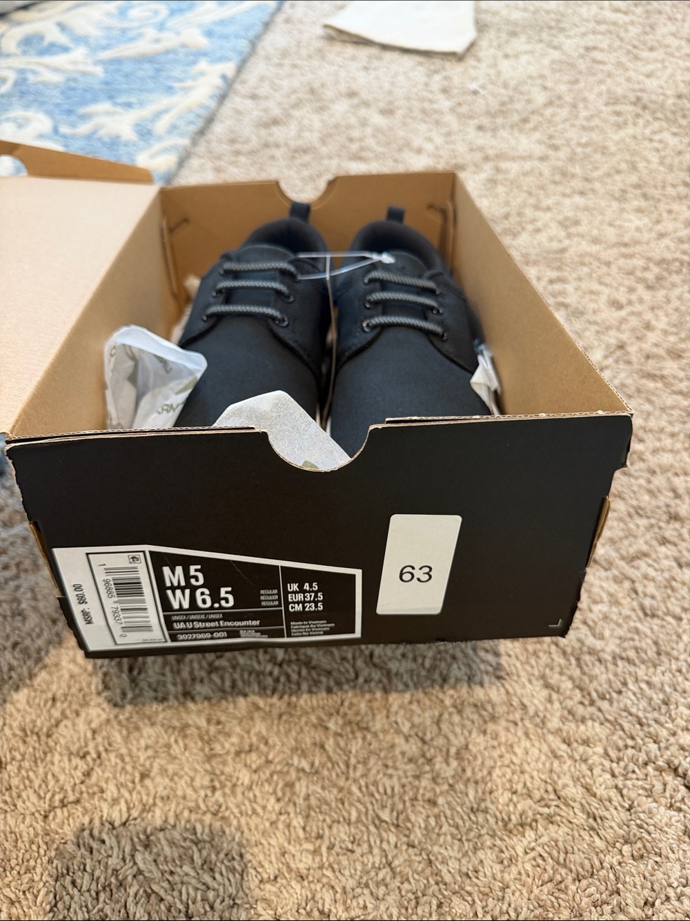 Under Armour boys  Black Sneakers with White Sole - Picture 6 of 6